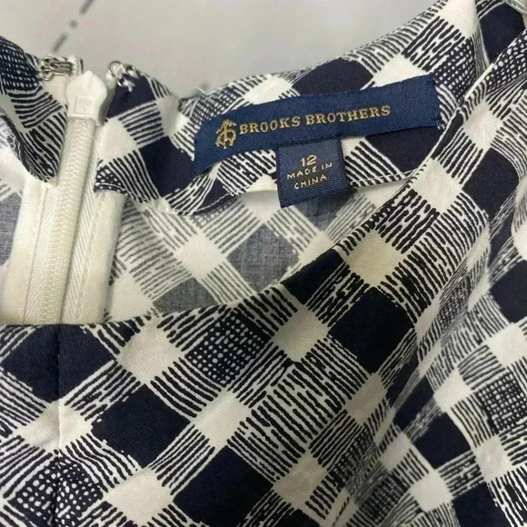Brooks Brothers Gingham Plaid Pleated Front Dress - Picture 6 of 9